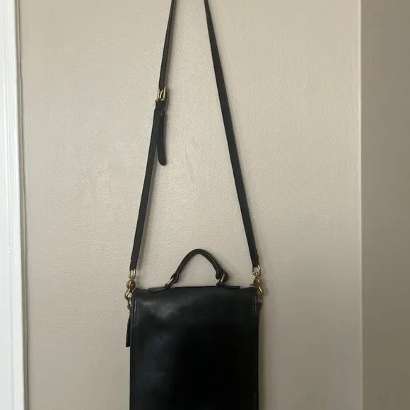 Coach  Crossbody Satchel Purse with turnlock - Picture 5 of 9